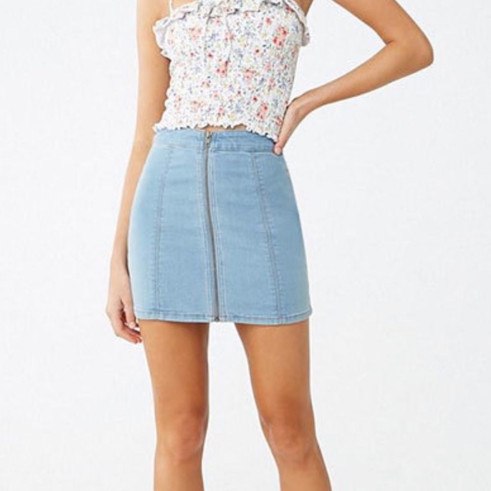 Forever 21 Denim Mini Skirt Size Large